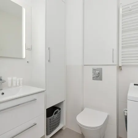 Nowoczesne Apartamnty Blisko Starego Miasta By Renters 아파트 *
